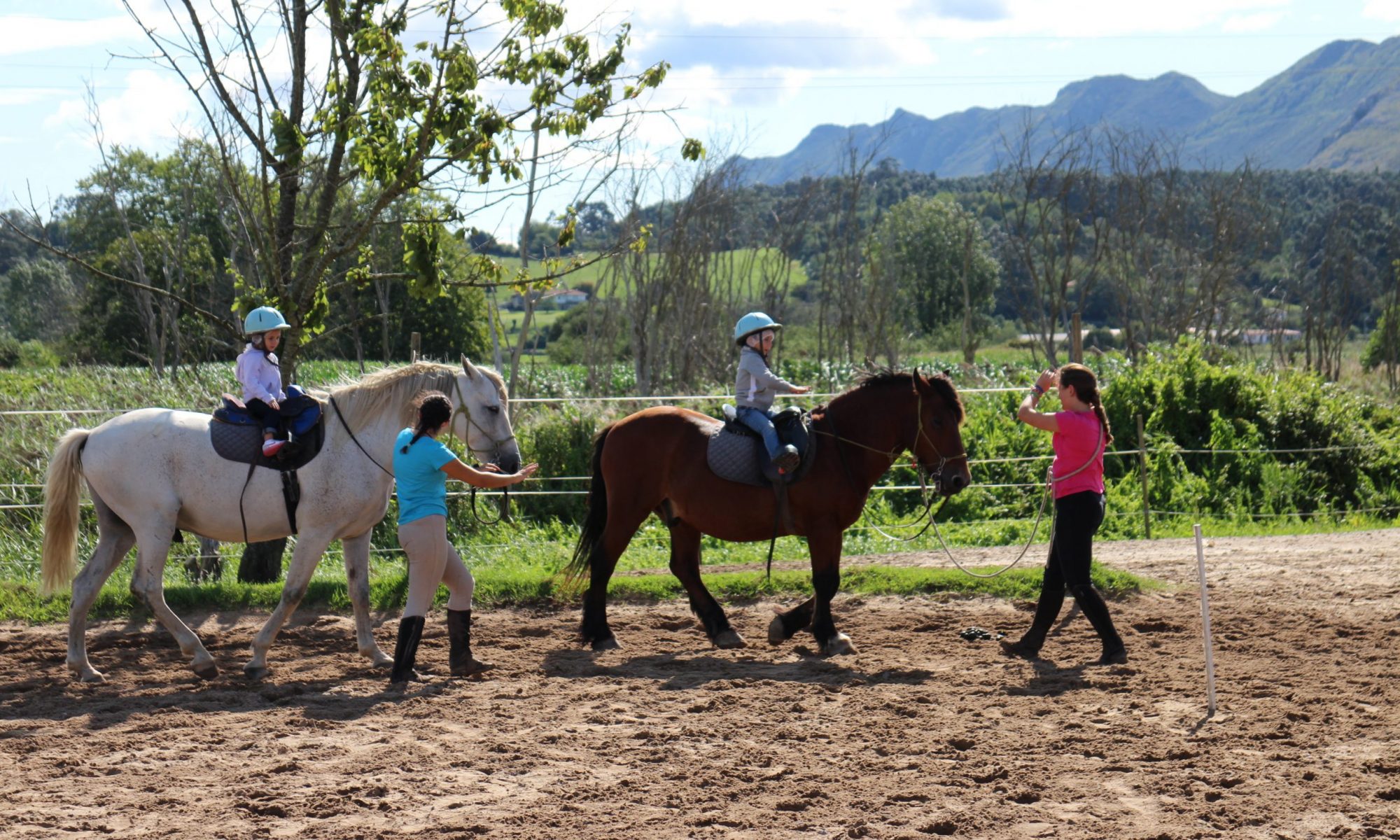 Actividades con caballos y niños en Cuadra El Alisal de Ribadesella